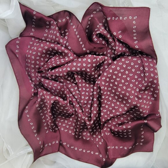 ✨Luxurious Silky Square Scarf Mini-Paisley Teardrop Neck Head Bandana Maroon New - Picture 4 of 5